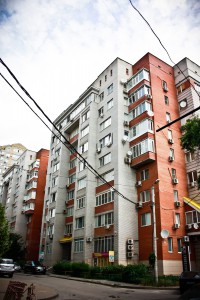 Комплекс по ул.Суворова 59-65 из пяти 10-этажных жилых домов с подземной автостоянкой